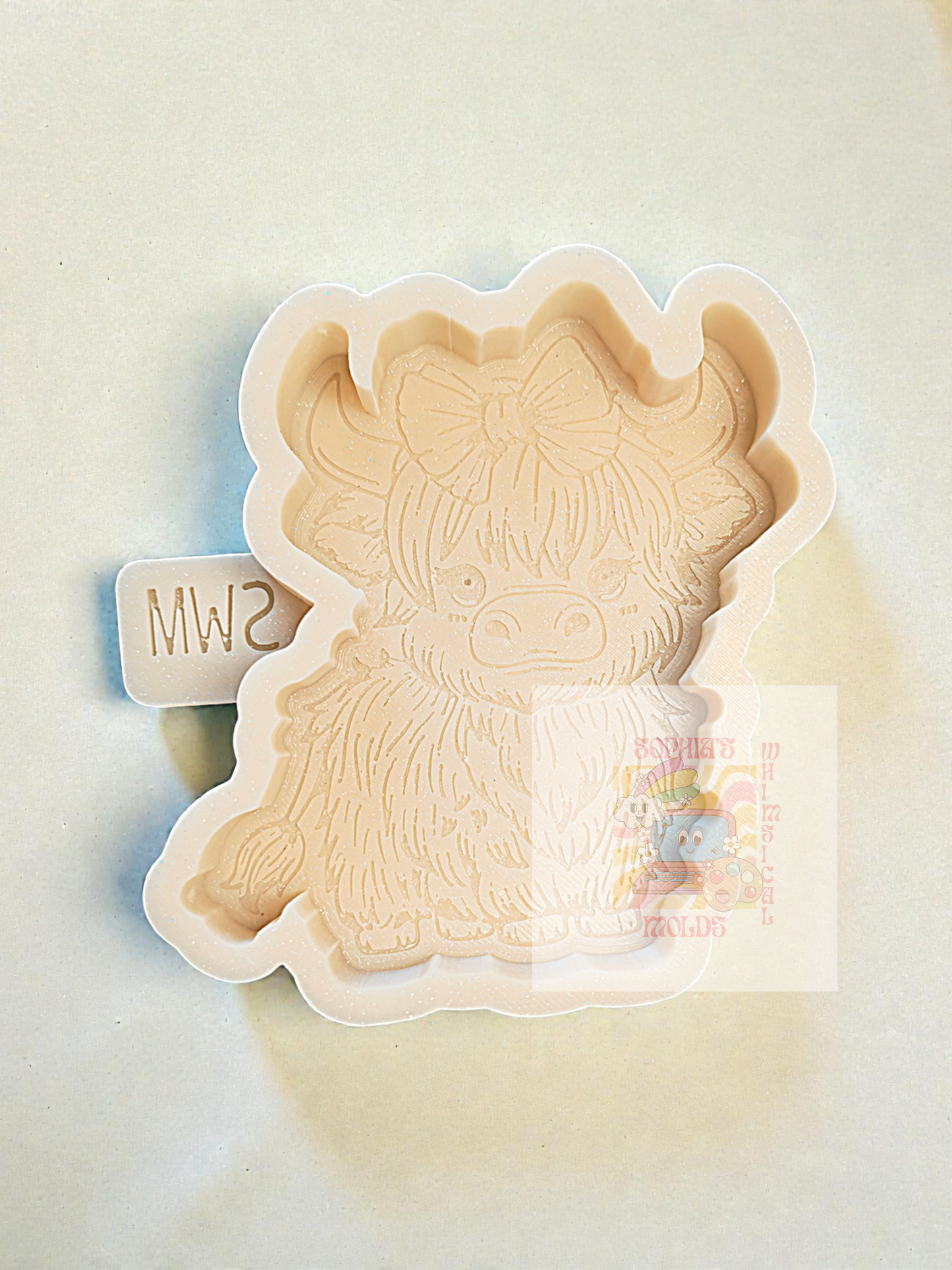 Smiling Highland with Bow - Premium Silicone Mold