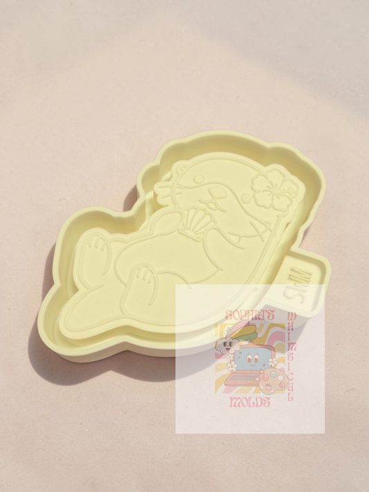 Relaxing Otter with Shell - Premium Silicone Mold